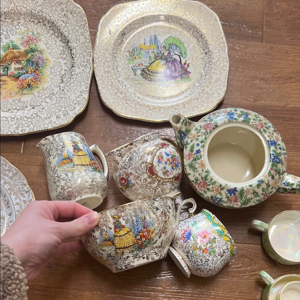 Floral Vintage Tea Sets